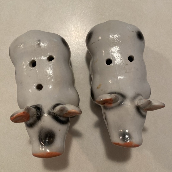 Vintage Cow Salt and Pepper Set - add to your collection!! - Picture 5 of 6